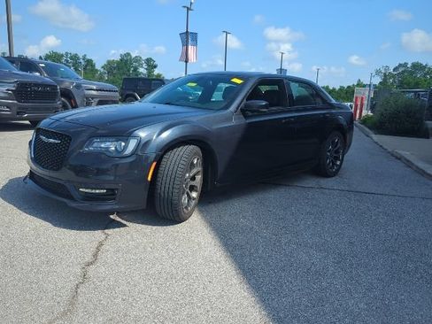 Certified 2018 Chrysler 300 S w/ 300S Premium Group RWD image 5