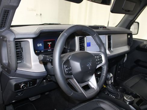 Used 2025 Ford Bronco Outer Banks AWD/4WD image 21