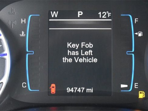 Used 2017 Chrysler Pacifica Touring-L w/ Tire & Wheel Group image 24