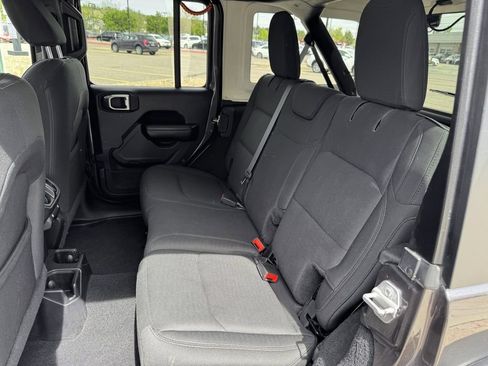 Used 2019 Jeep Wrangler Unlimited Sport S AWD/4WD image 24