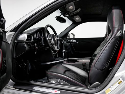 Used 2010 Porsche 911 Carrera S image 20