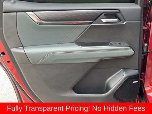Used 2025 GMC Acadia AT4 AWD/4WD image 17