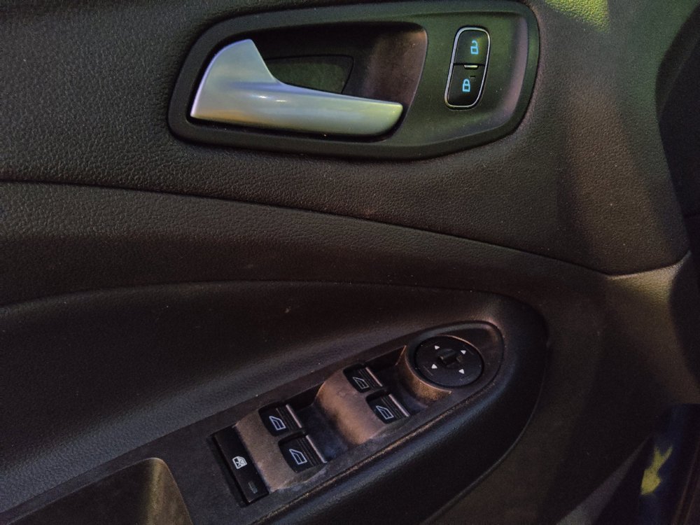 Used 2019 Ford Escape SE FWD image 27