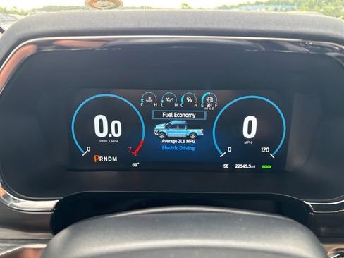 Used 2022 Ford F150 Lariat w/ Equipment Group 502A High AWD/4WD image 13