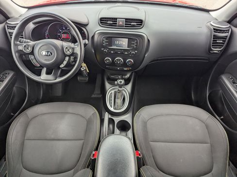 Used 2016 Kia Soul + image 12