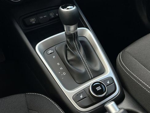 New 2026 Hyundai Venue SEL FWD image 23