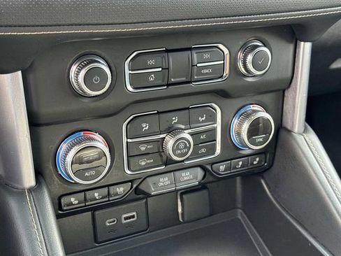Used 2021 GMC Yukon SLT image 29