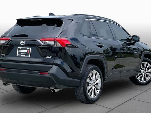 Used 2021 Toyota RAV4 XLE Premium FWD image 13