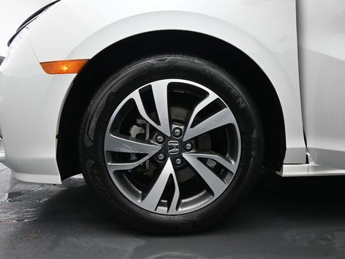 Used 2023 Honda Odyssey Touring image 13