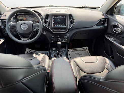 Used 2022 Jeep Cherokee Trailhawk w/ Comfort/Convenience Group image 10