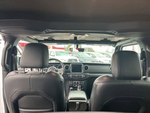 Used 2023 Jeep Wrangler Sahara w/ Cold Weather Group image 39