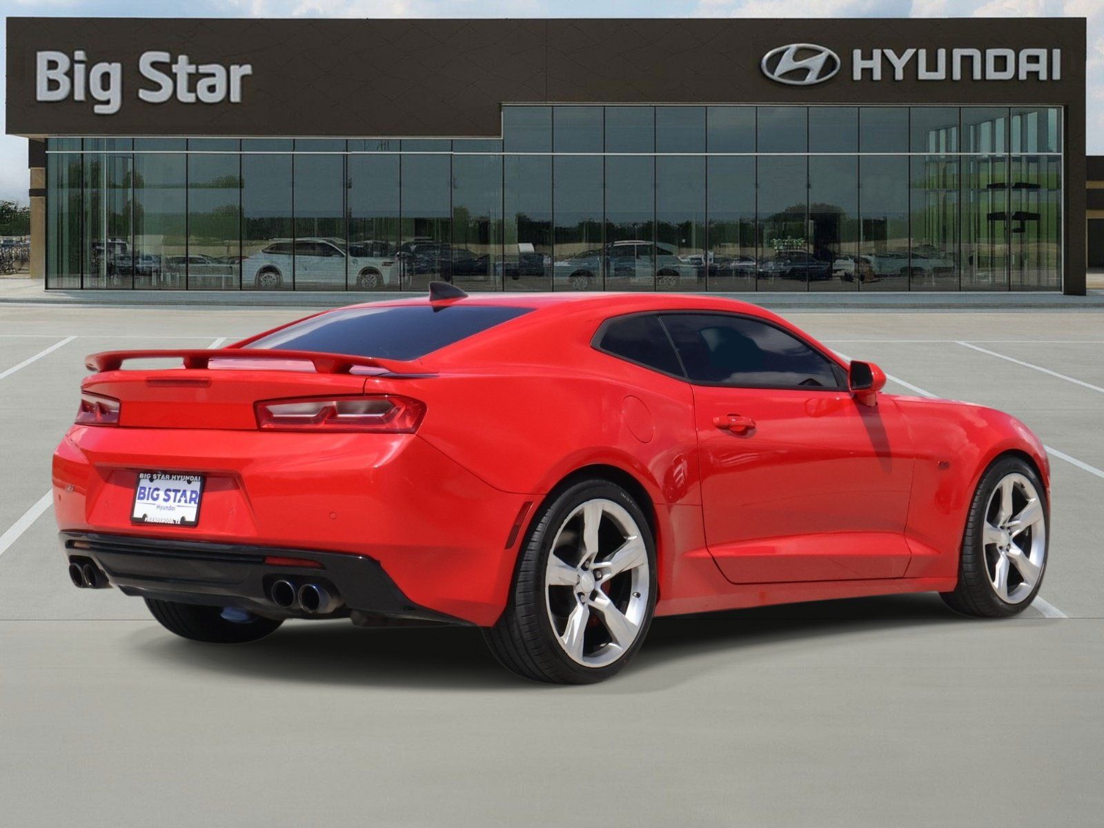 Used 2018 Chevrolet Camaro SS RWD image 4