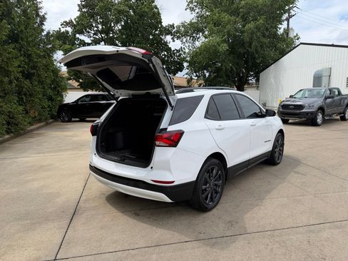 Used 2024 Chevrolet Equinox RS FWD image 32