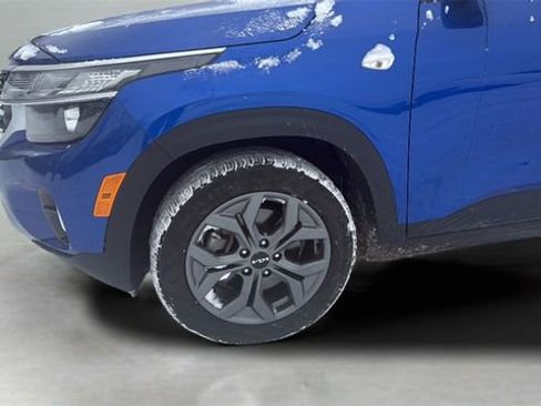 Used 2024 Kia Seltos LX image 10