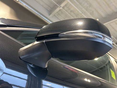 Used 2024 Toyota Corolla Cross LE image 37