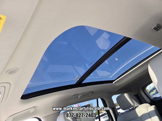 New 2026 Lincoln Aviator 2WD w/ Jet Appearance Package image 8