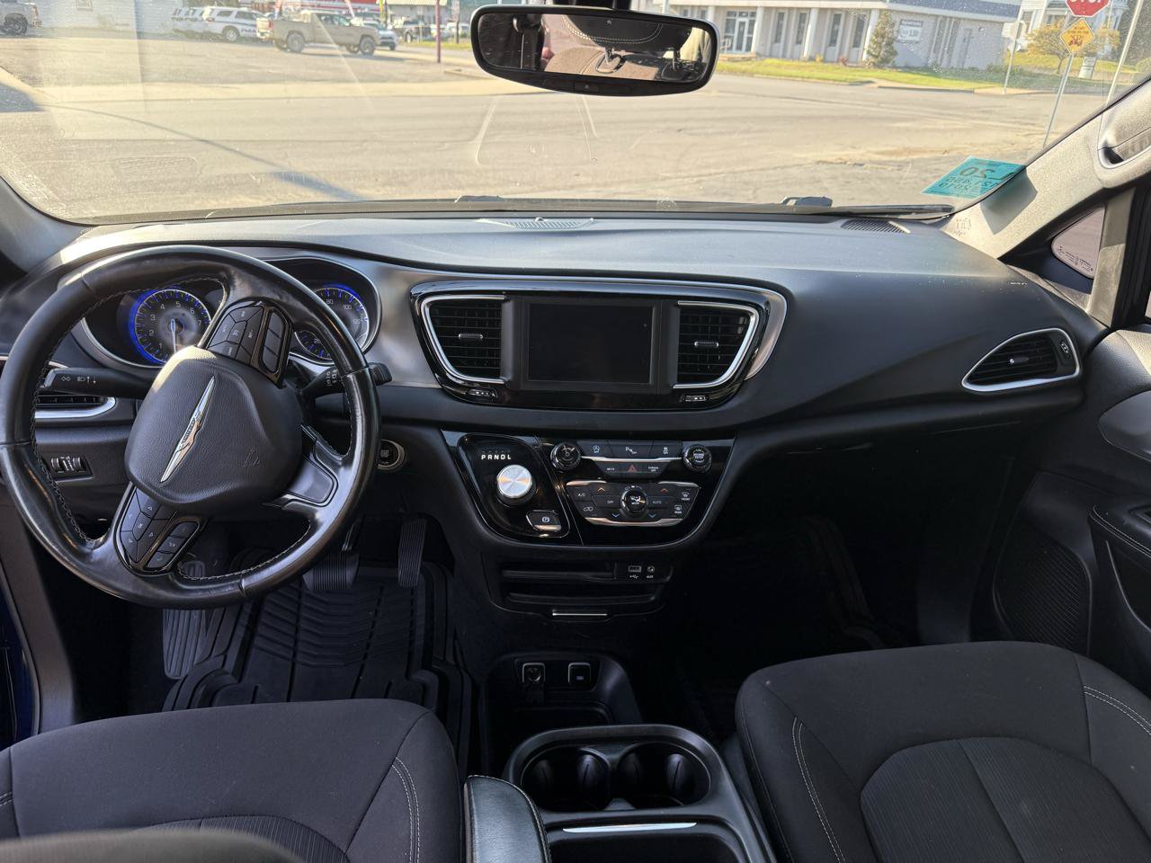 Used 2019 Chrysler Pacifica Touring Plus w/ S Appearance Package FWD image 12
