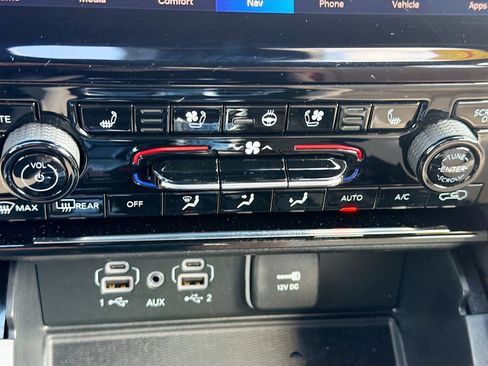 Used 2024 Jeep Grand Cherokee Limited 4xe w/ Luxury Tech Group II image 16