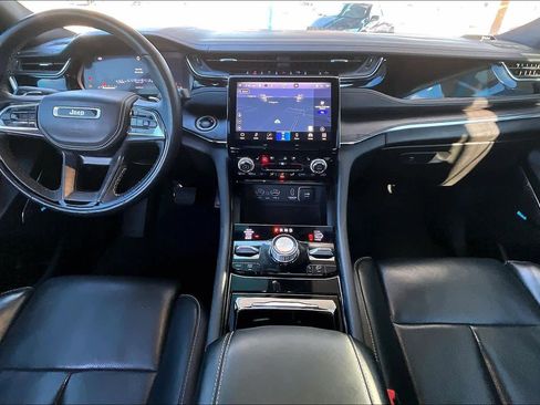 Used 2023 Jeep Grand Cherokee L Overland w/ Advanced Protech Group III image 15