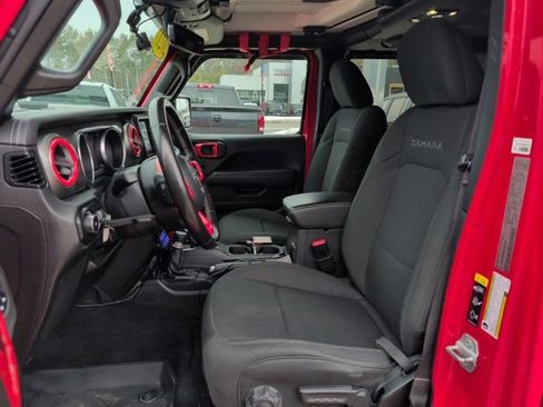 Used 2021 Jeep Wrangler Unlimited Sahara w/ Uconnect 4C Nav & Sound Group image 11