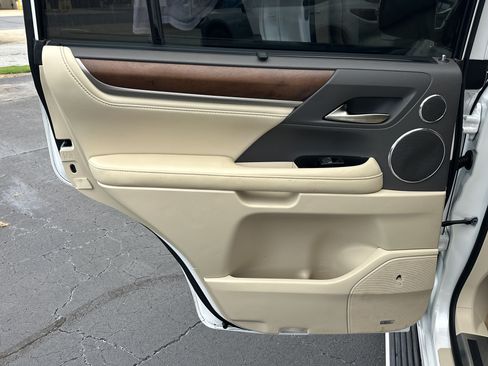 Used 2018 Lexus LX 570 4WD w/ Luxury Package image 22