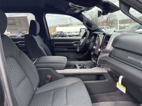 New 2026 RAM 1500 4x4 Crew Cab image 15