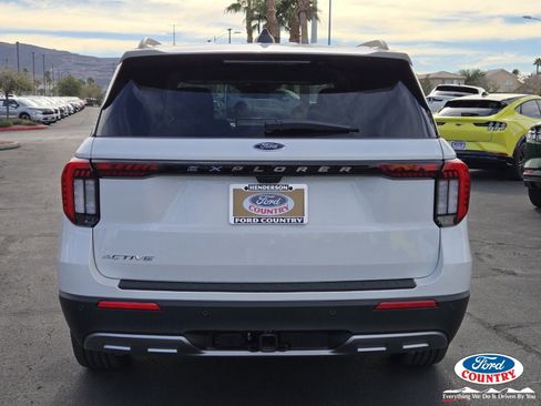 New 2026 Ford Explorer Active w/ Active Comfort Package image 4