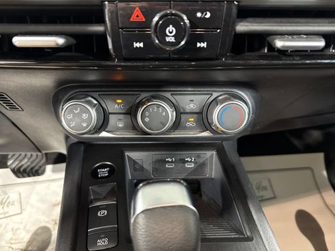 Used 2025 Nissan Kicks SV FWD image 25