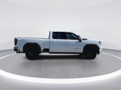 Used 2024 GMC Sierra 2500 AT4 w/ AT4 Premium Plus Package image 9
