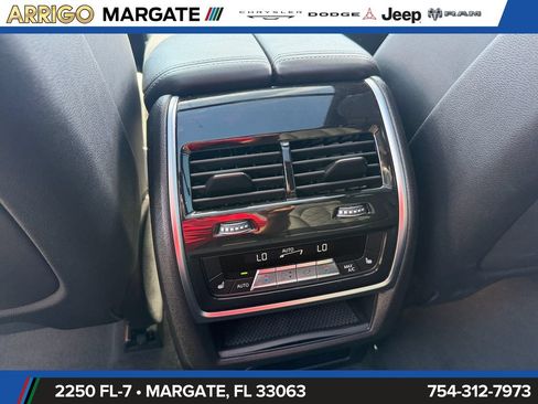 Used 2024 BMW X5 sDrive40i w/ Premium Package RWD image 12