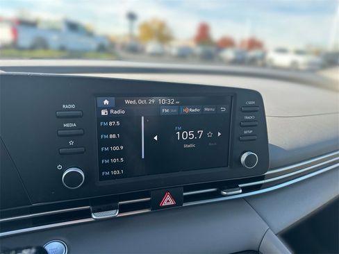 Certified 2025 Hyundai Elantra Sport image 12