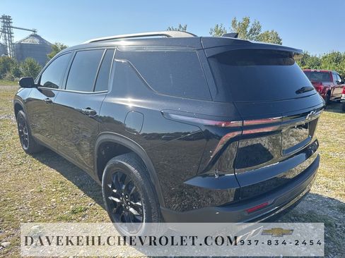 Certified 2025 Chevrolet Traverse LT w/ Midnight/Sport Edition image 3