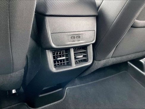 Used 2025 Chevrolet Equinox LT image 38