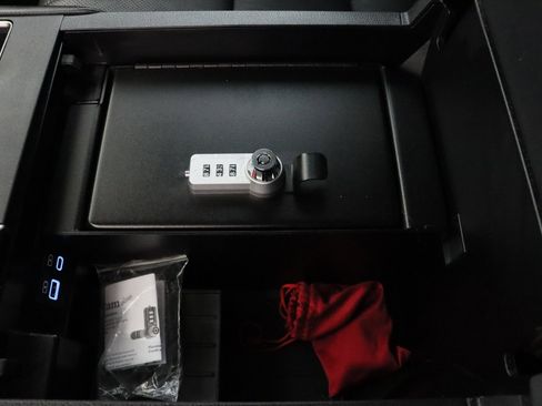 Used 2023 Toyota Tundra Limited w/ Power Package image 25