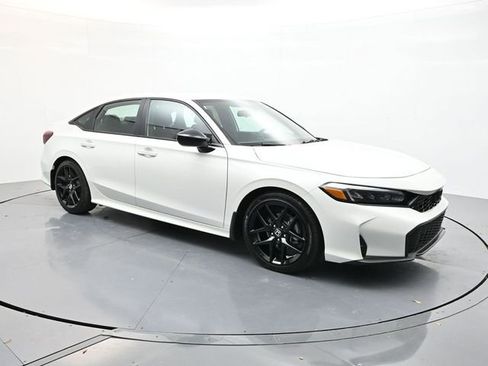 Used 2025 Honda Civic Sport image 3