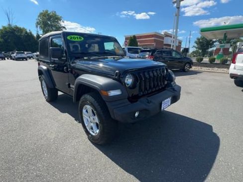 Used 2018 Jeep Wrangler Sport AWD/4WD image 2