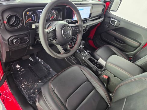 Used 2024 Jeep Wrangler Unlimited Rubicon AWD/4WD image 10