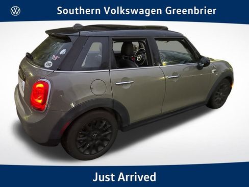 Used 2019 MINI Cooper 4-Door Hardtop image 1