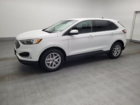 Used 2024 Ford Edge SEL image 2