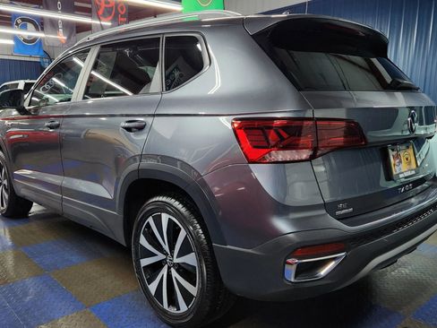 Used 2022 Volkswagen Taos SE w/ IQ.Drive SE Package image 4