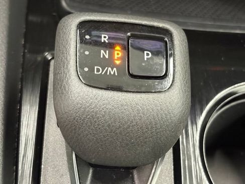Used 2025 Nissan Rogue SV FWD image 31