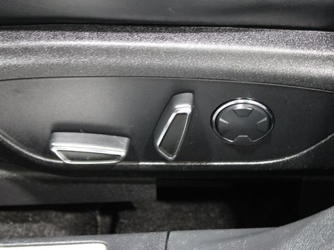 Used 2017 Lincoln MKZ Select w/ Climate Package FWD image 5