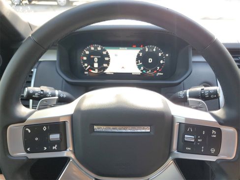 Used 2023 Land Rover Discovery S R-Dynamic image 18