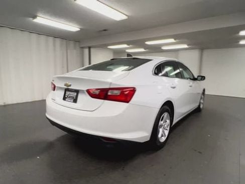 Certified 2017 Chevrolet Malibu LS FWD image 8