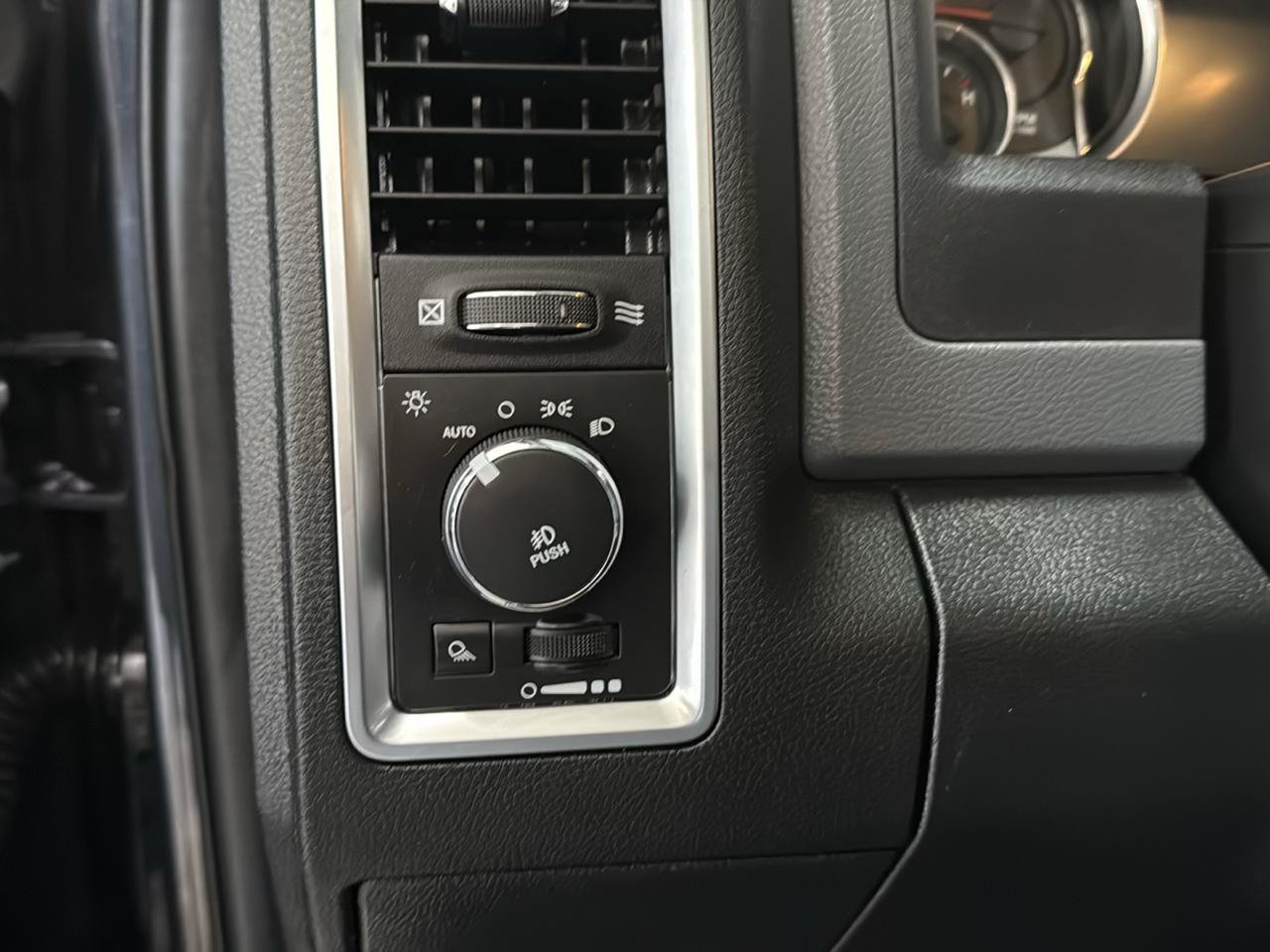 Used 2016 RAM 1500 Big Horn AWD/4WD image 11