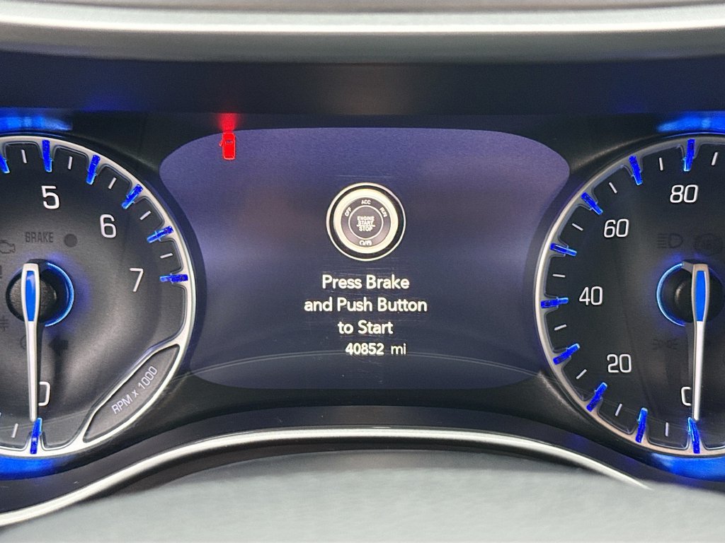 Used 2025 Chrysler Pacifica Select FWD image 13