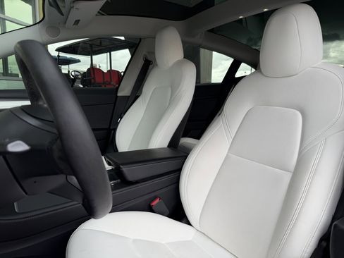 Used 2022 Tesla Model 3 Performance image 34