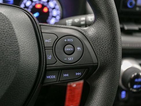 Used 2022 Toyota RAV4 LE image 33