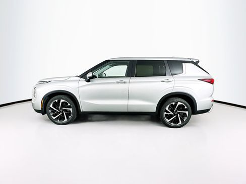 Used 2024 Mitsubishi Outlander SE FWD image 4