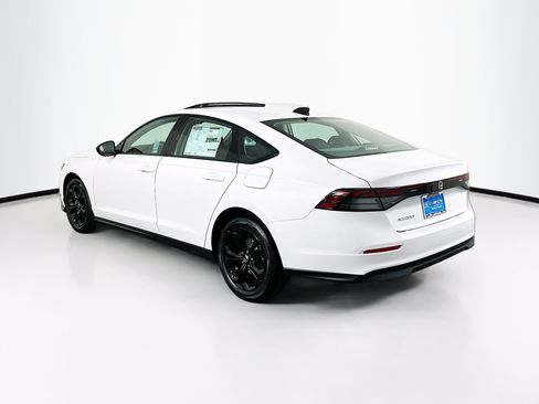 Used 2025 Honda Accord SE image 4